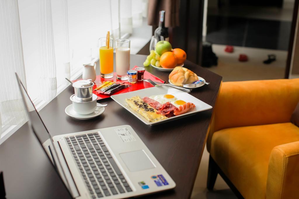 Compass Living Joy Aparthotel Хошимин Екстериор снимка