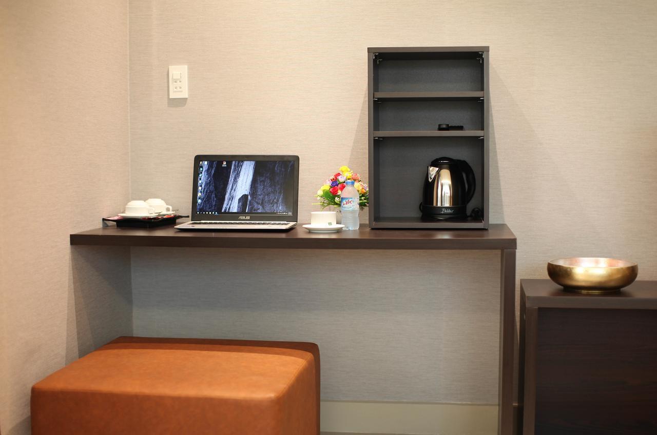 Compass Living Joy Aparthotel Хошимин Екстериор снимка