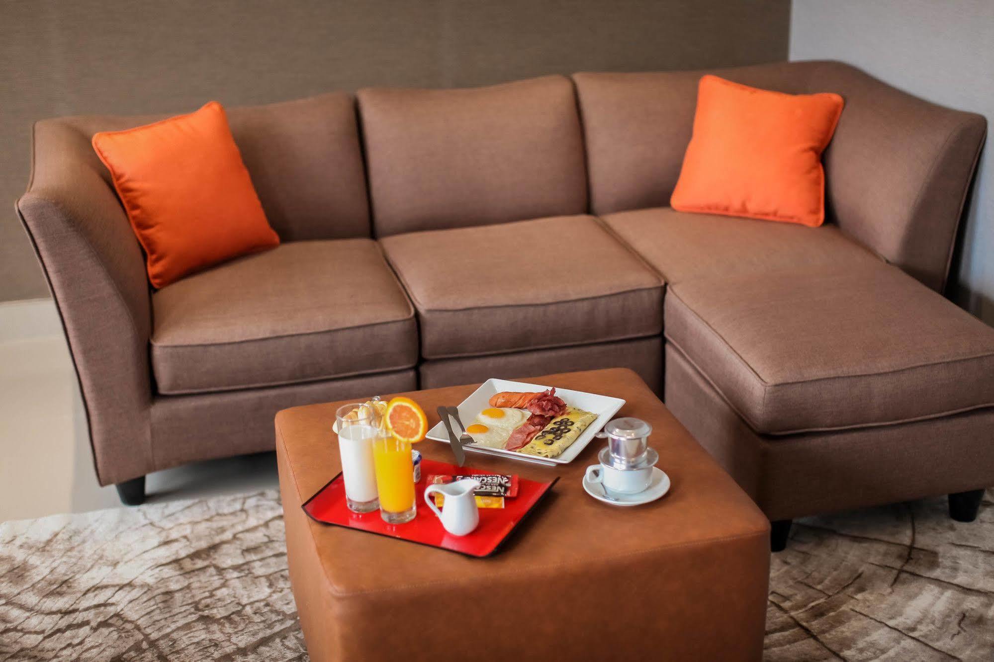 Compass Living Joy Aparthotel Хошимин Екстериор снимка