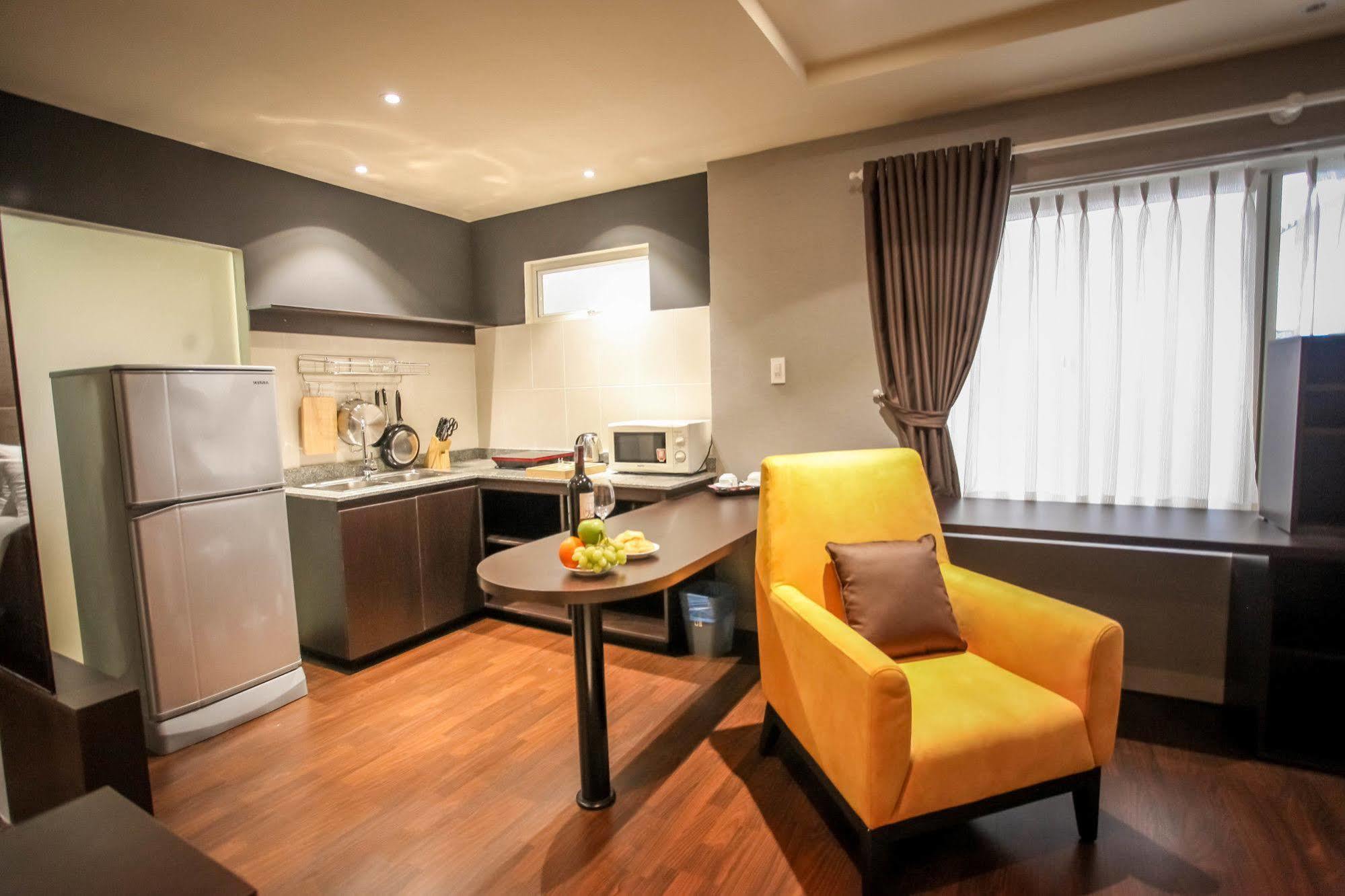 Compass Living Joy Aparthotel Хошимин Екстериор снимка