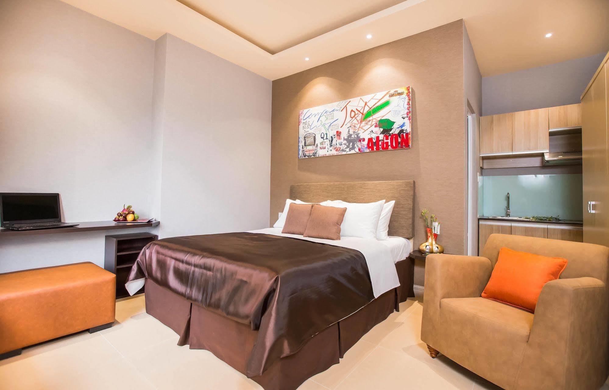 Compass Living Joy Aparthotel Хошимин Екстериор снимка