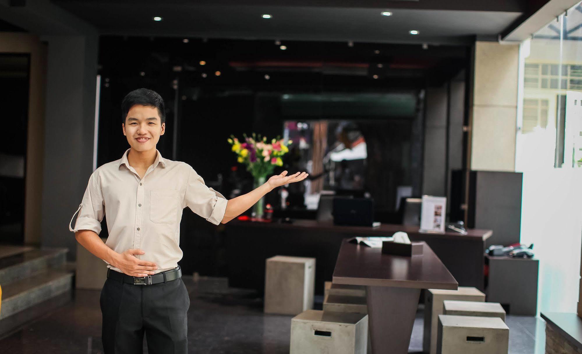 Compass Living Joy Aparthotel Хошимин Екстериор снимка