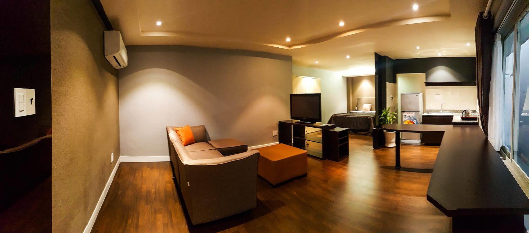 Compass Living Joy Aparthotel Хошимин Екстериор снимка